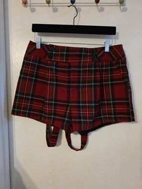 Forever 21 Red Plaid Women’s Shorts Size L